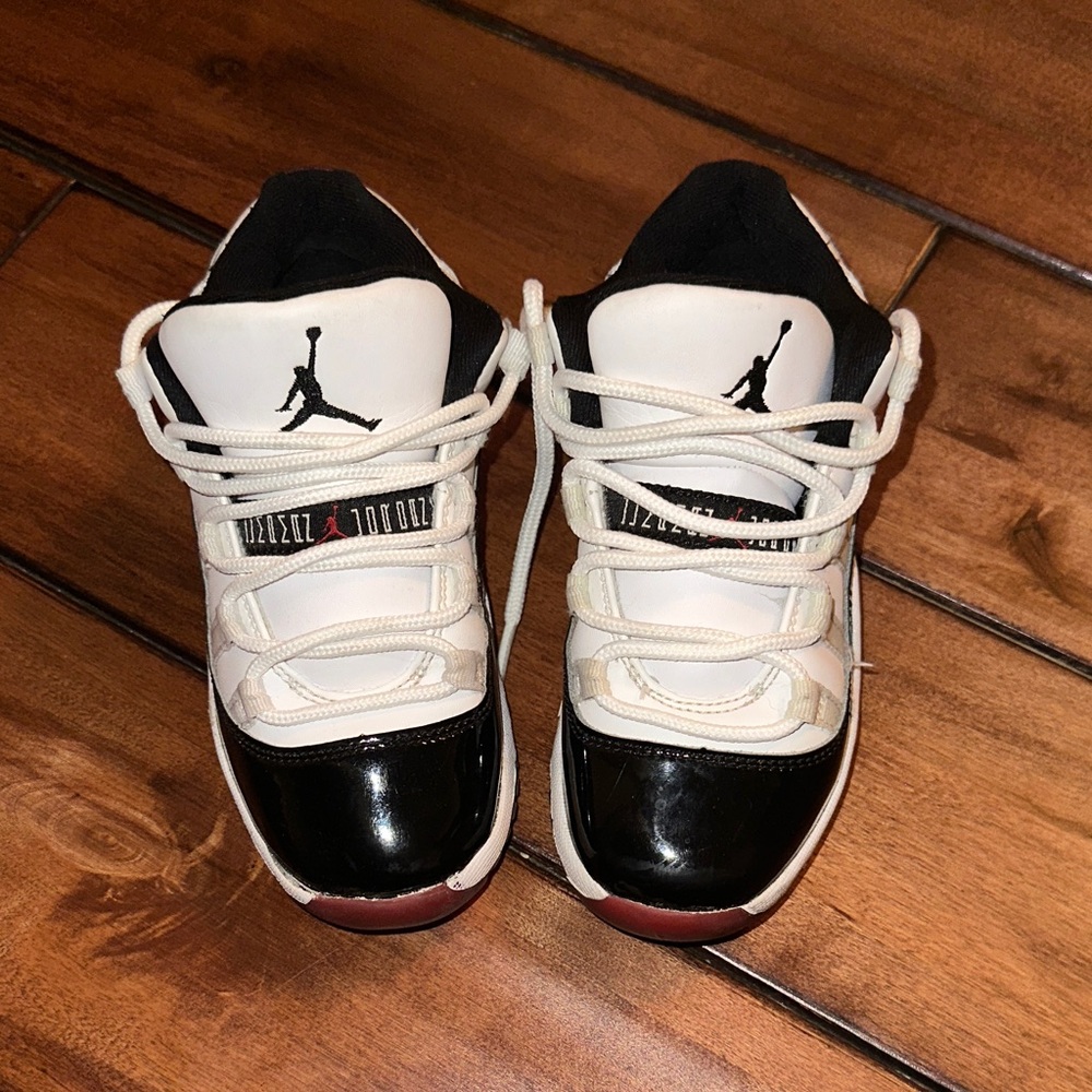 Jordan 12C Sneakers with Black and White Tag - Picture 2 of 4